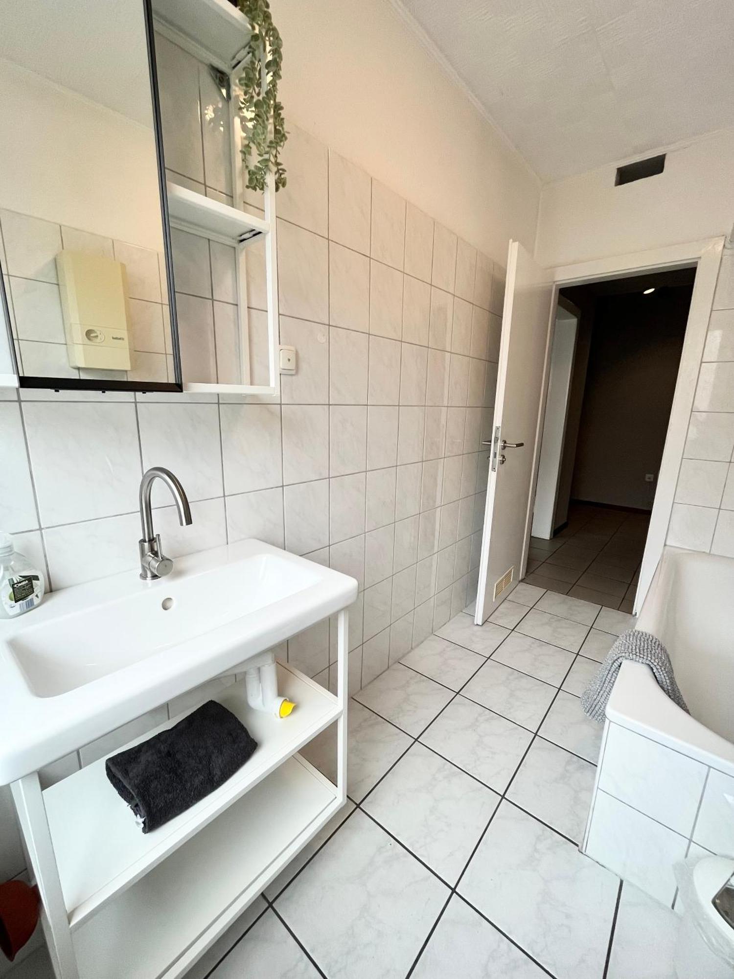 Apartment 10e 90qm Wi-fi Free Parking Calm Back House Dortmund