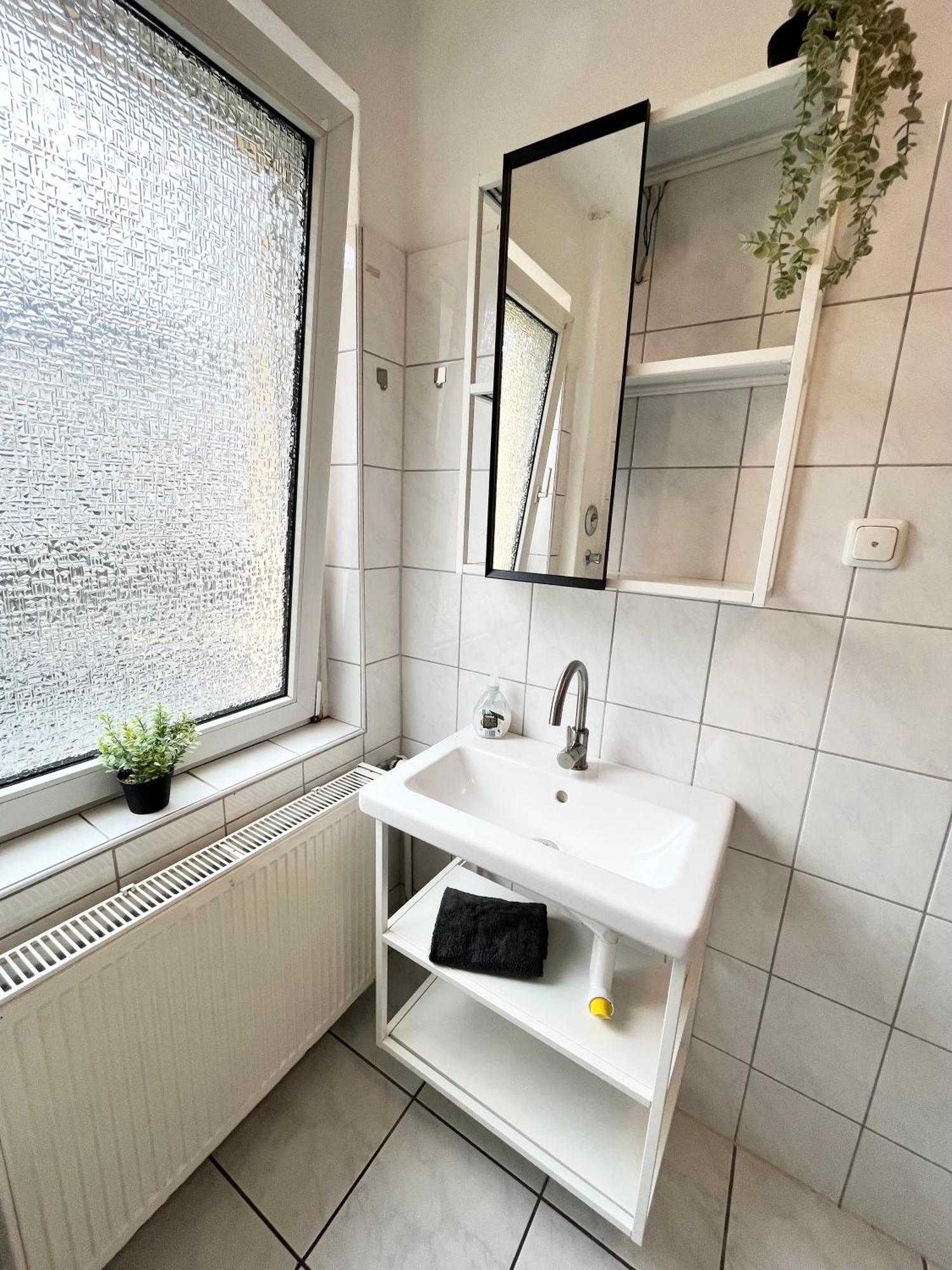 10e 90qm Wi-fi Free Parking Calm Back House